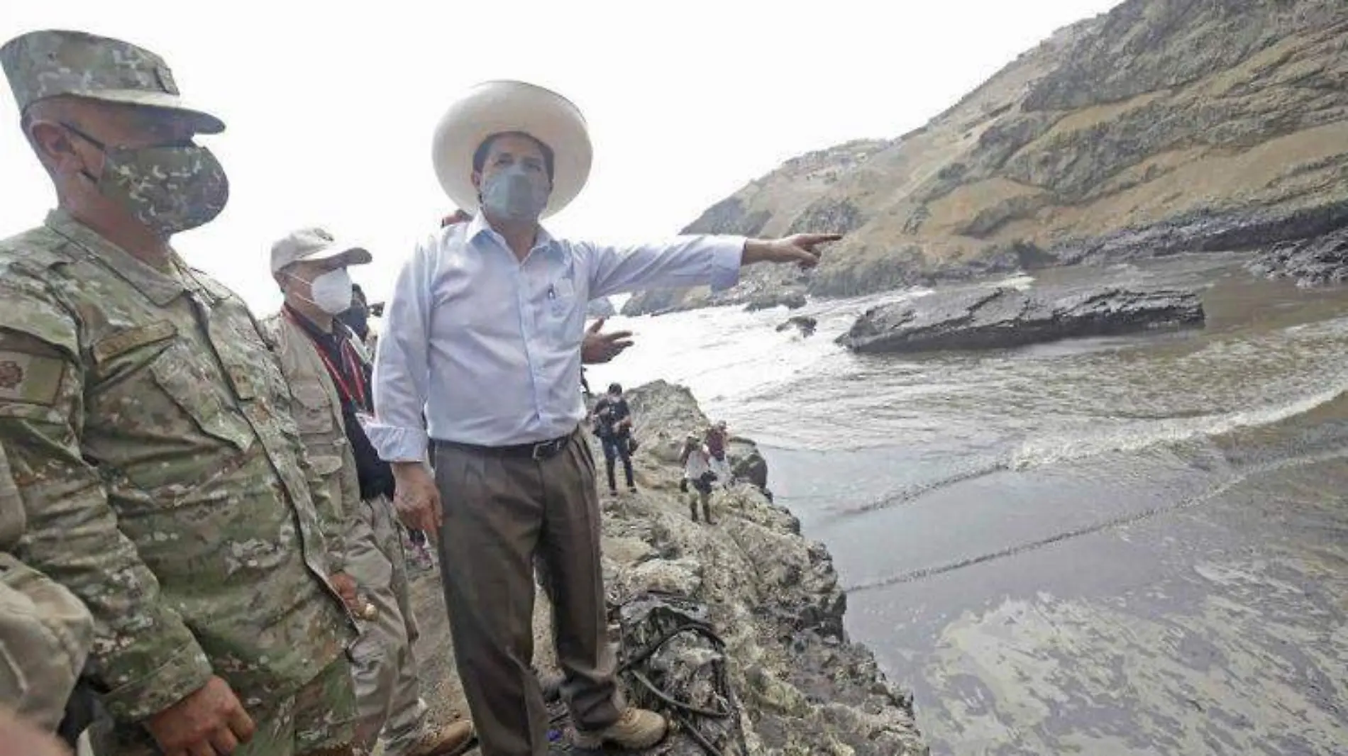 Presidente de Perú pide acciones urgentes contra ecocidio por derrame